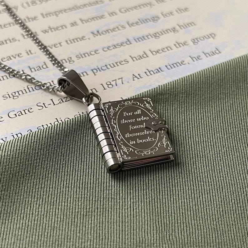Book Lover Openable Book Necklace – Vintage Literary Pendant